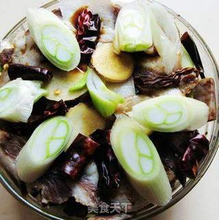 辣丝丝腊鱼腊肉的做法步骤:7