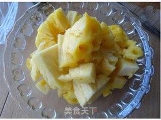留住水果的青春,健康果酱自己做——菠萝果酱的做法步骤:2