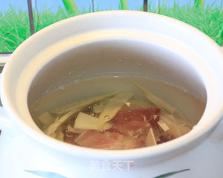【浓醇高汤让味道更鲜】---春笋火腿浓汤的做法步骤:7