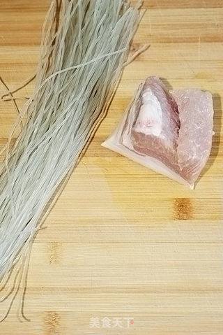 苔菜五花肉炖粉条的做法步骤:2