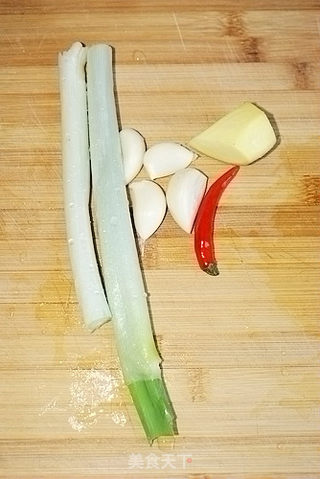 苔菜五花肉炖粉条的做法步骤:3