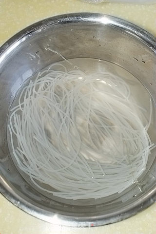 苔菜五花肉炖粉条的做法步骤:4