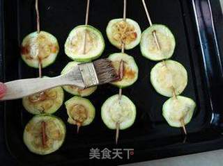 街边小吃我来做——烤西葫芦串的做法步骤:5