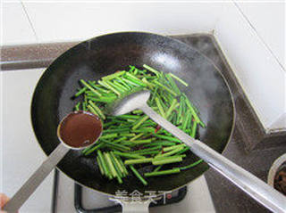 牛肉炒蒜薹的做法步骤:12