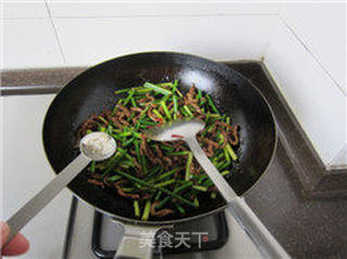 牛肉炒蒜薹的做法步骤:14