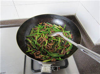 牛肉炒蒜薹的做法步骤:15