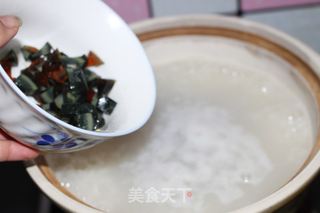 【皮蛋瘦肉粥】的做法步骤:12