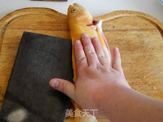 清蒸虹鳟鱼的做法步骤:2