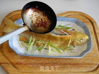 清蒸虹鳟鱼的做法步骤:6