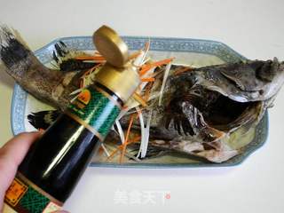 清蒸石斑鱼的做法步骤:10
