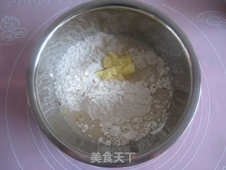 蓝莓牛奶排包的做法步骤:2