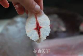 我家妈妈爱吃的【私家炝锅鱼】12图解蝴蝶鱼片的片法的做法步骤:9
