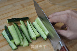 酸辣黄瓜的做法步骤:2