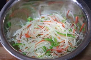 【凉拌土豆丝】——家常简单夏日凉菜的做法步骤:10