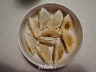 煎饺子——用普通的铁锅煎的做法步骤：4