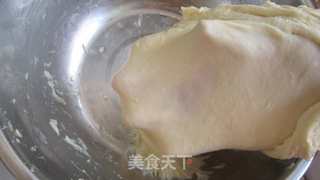 经典面包怎么“卷”？黄油卷面包的做法步骤：3