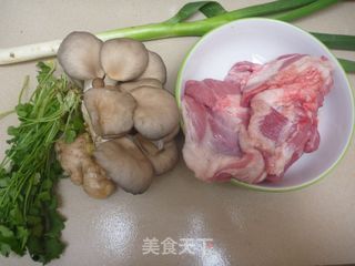 羊肉丸子的做法步骤：1