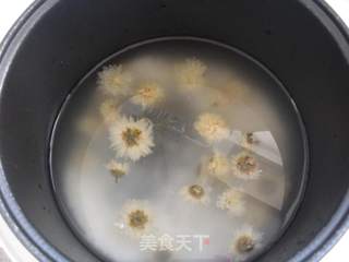 冰糖菊花粥的做法步骤：3