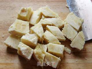 冻豆腐腊肉炖鲢鱼头的做法步骤:3