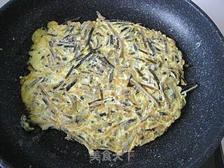 快手营养早餐-----海带鸡蛋饼的做法步骤:8