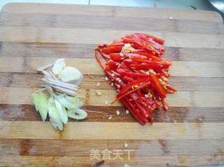 米饭的杀手——泡椒炒豆芽的做法步骤:2