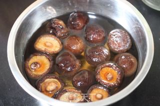 【香菇油菜】——家常简单快手菜的做法步骤:2