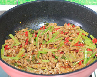 超级米饭杀手----三招教你炒出鲜嫩的小炒牛肉的做法步骤:13