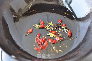 炝炒菠菜梗的做法步骤:3