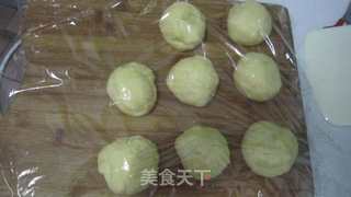 美味的早餐--芝麻奶香小餐包的做法步骤：4
