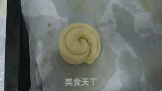 美味的早餐--芝麻奶香小餐包的做法步骤：7