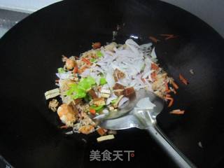 虾仁炒饭的做法步骤：7