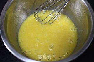 【胡萝卜牛奶鸡蛋饼】——自己做早餐也可以如此简单的做法步骤:4