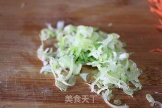 【胡萝卜牛奶鸡蛋饼】——自己做早餐也可以如此简单的做法步骤:2