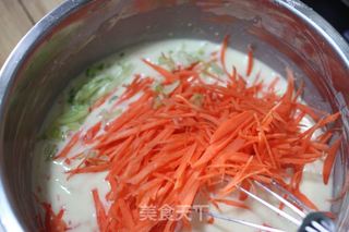【胡萝卜牛奶鸡蛋饼】——自己做早餐也可以如此简单的做法步骤:9