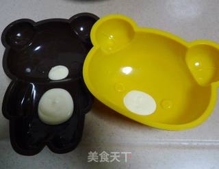 轻松熊冰激凌蛋糕的做法步骤:7