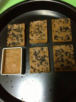 微波炉饼干:香酥芝麻酱饼干的做法步骤:2