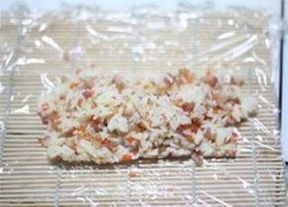 精致料理,简单做——海苔培根饭团的做法步骤:5