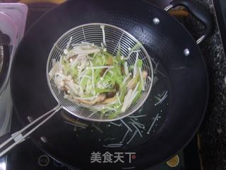 青笋金针菇汤的做法步骤：6