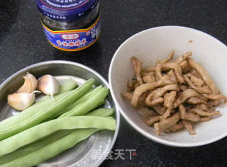 揽菜肉丝炒扁豆的做法步骤：1