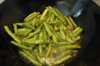 揽菜肉丝炒扁豆的做法步骤:3