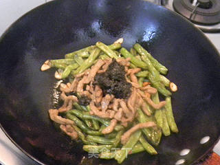 揽菜肉丝炒扁豆的做法步骤:6
