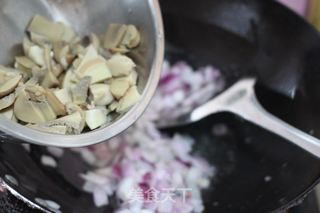 【茄汁虾仁蘑菇意面】的做法步骤:12