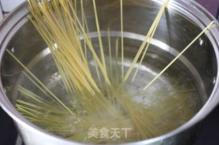 【茄汁虾仁蘑菇意面】的做法步骤：22