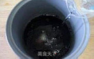 勺子、筷子、碗的故事---------▷黑珍珠甜汤◁的做法步骤:2