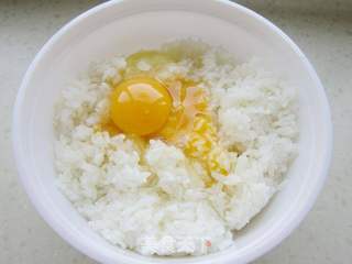 酱油蛋炒饭的做法步骤:2
