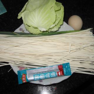 蛋丁白菜面的做法步骤：1