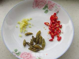酸豆角炒虾米的做法步骤:4