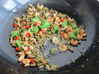 酸豆角炒虾米的做法步骤:8