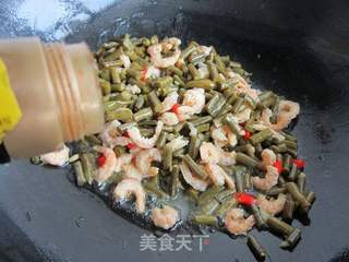 酸豆角炒虾米的做法步骤:9