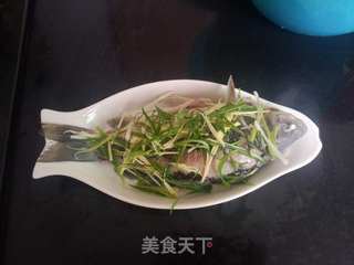 清蒸鲫鱼的做法步骤:6